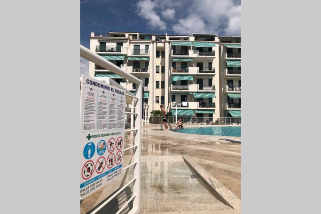 El Palmar Residence Vista-Mare E Vista-Piscina Лидо-ди-Езоло Экстерьер фото